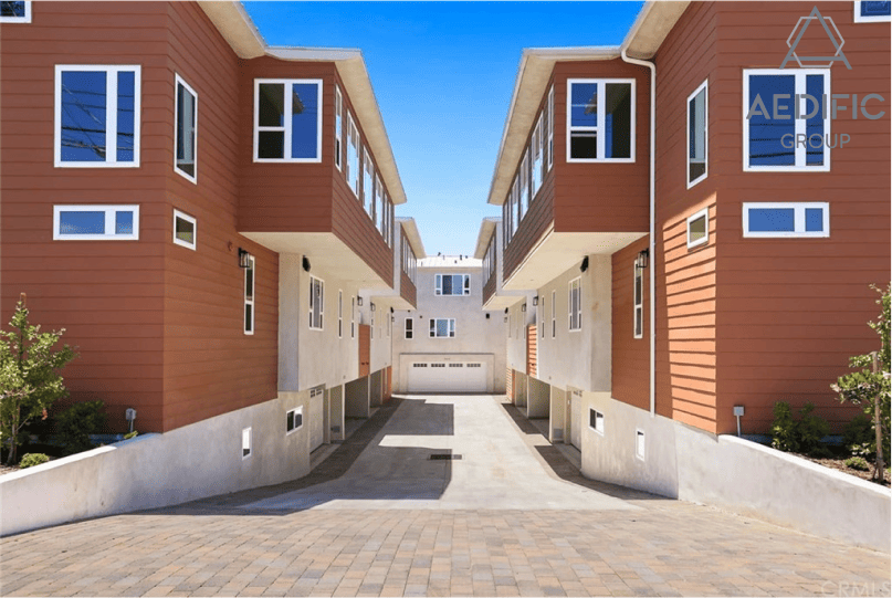 New Anenue, Monterey Park Residence